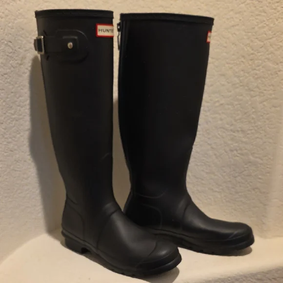 Hunter Rain Boots - Picture 2 of 11